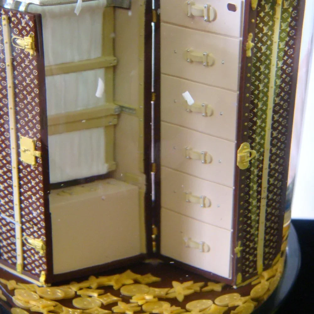 Louis Vuitton Snow Globe monogram luggage truck limited edition - Picture 8 of 8